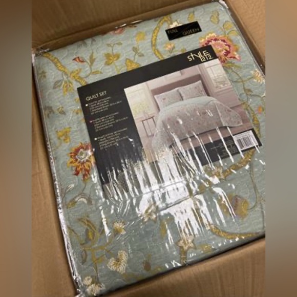 Style 212 Bedford Floral 3-piece Quilt Set Queen - Picture 6 of 6